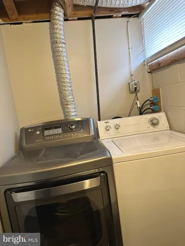 a close up view of washer and dryer