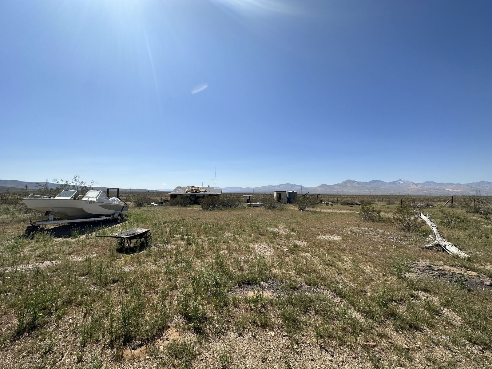 2511 Calvert Boulevard Ridgecrest, CA 93555 - Photo 24 of 41 view of lake with mountain