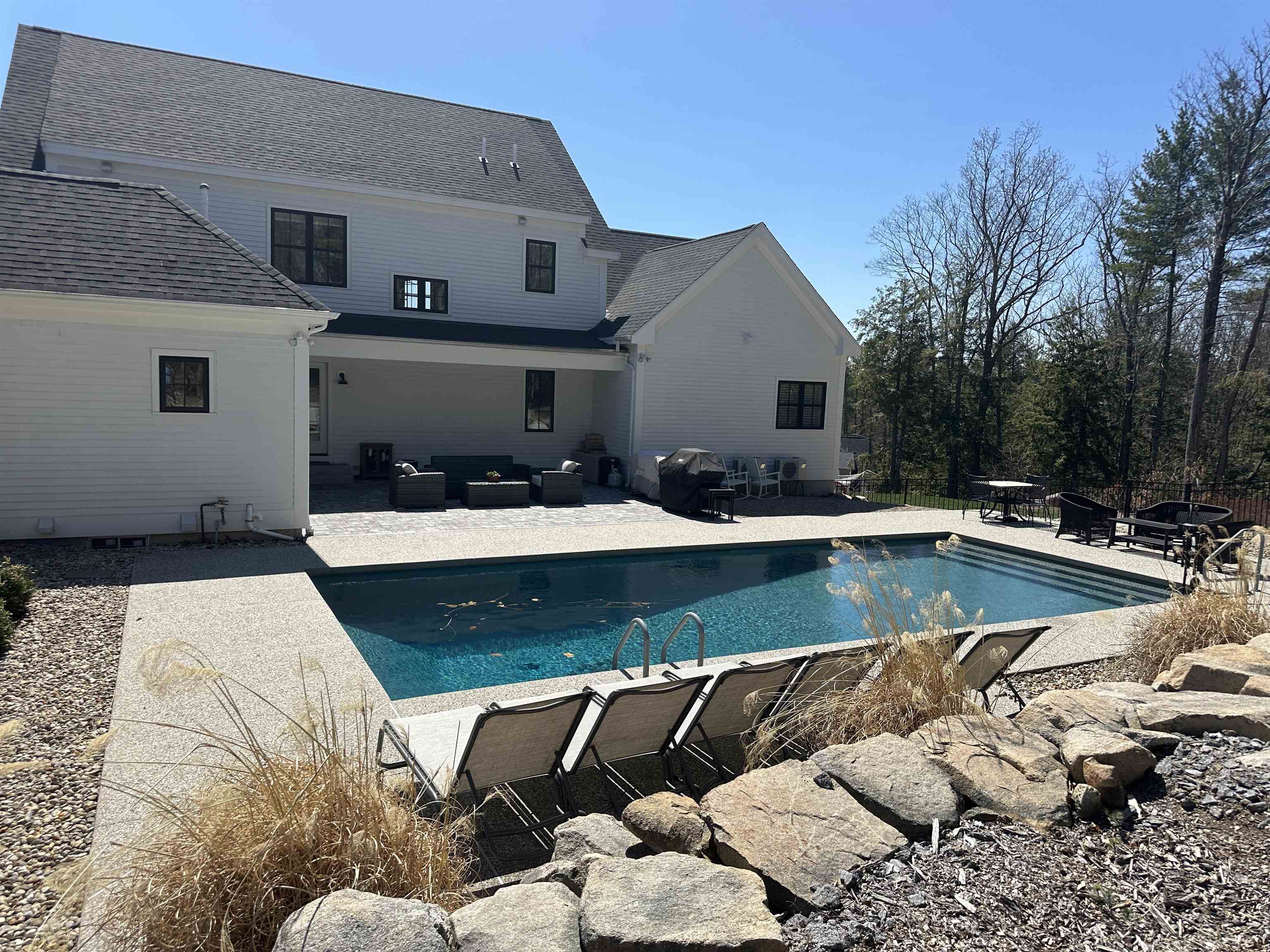 17 Wheeler Farm Road Bedford, NH 03110 - Photo 8 of 41 Gallery Image 8