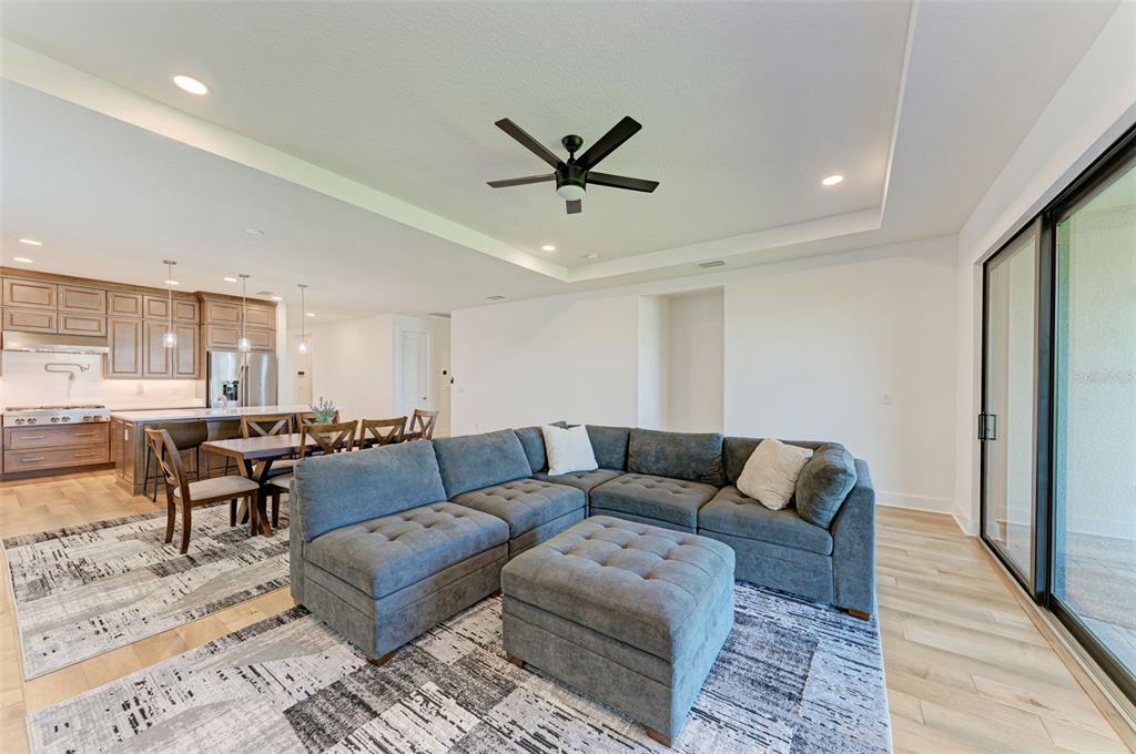 18530 Midsummer Place Venice, FL 34293 - Photo 6 of 99 Gallery Image 6