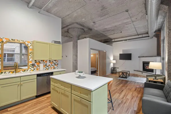 $2,150 | 521 South 7th Street, Unit 221, Minneapolis, MN 55415