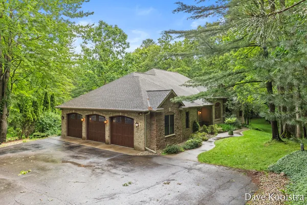 $799,900 | 5133 Streamside Court, Rockford, MI 49341