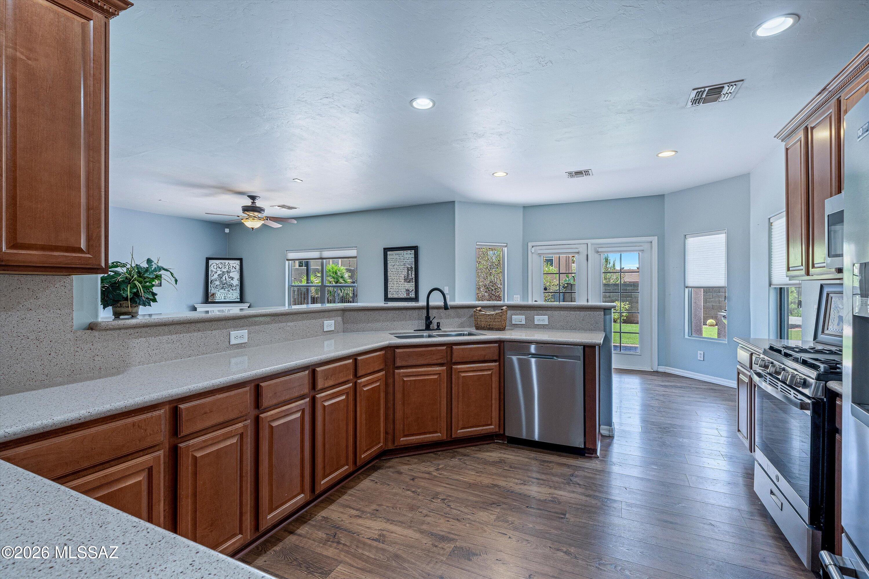 3614 East Canter Road Tucson, AZ 85739 - Photo 17 of 46 21-Kitchen