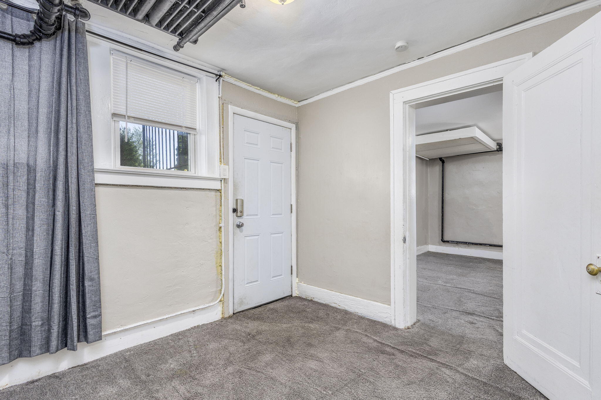 6225 Middlesex Street, Unit 5 Dearborn, MI 48126 - Photo 5 of 14 4-web-or-mls-Middlesex_6225_Unit5 - Bed