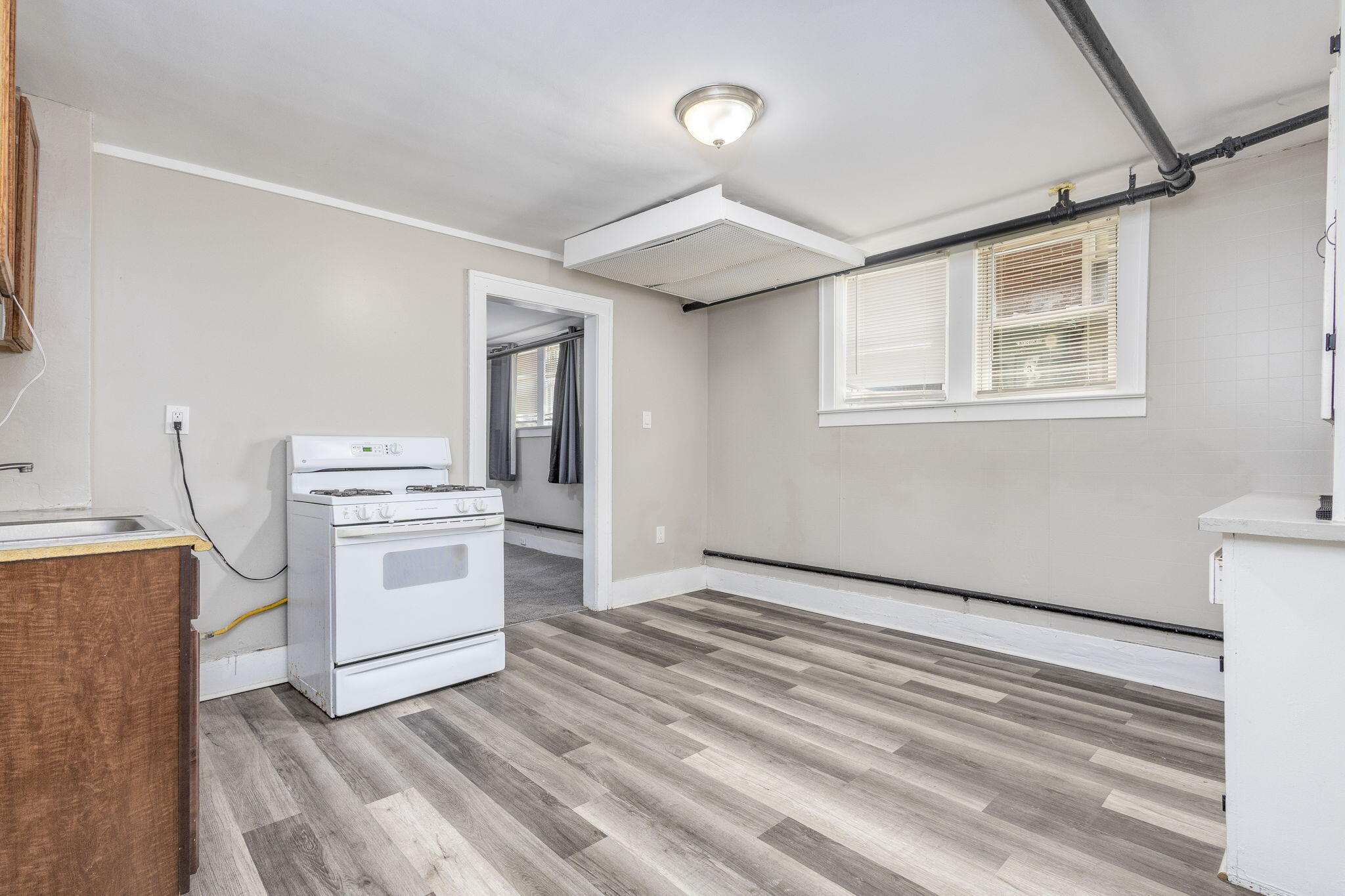 6225 Middlesex Street, Unit 5 Dearborn, MI 48126 - Photo 10 of 14 13-web-or-mls-Middlesex_6225_Unit5 - Kit