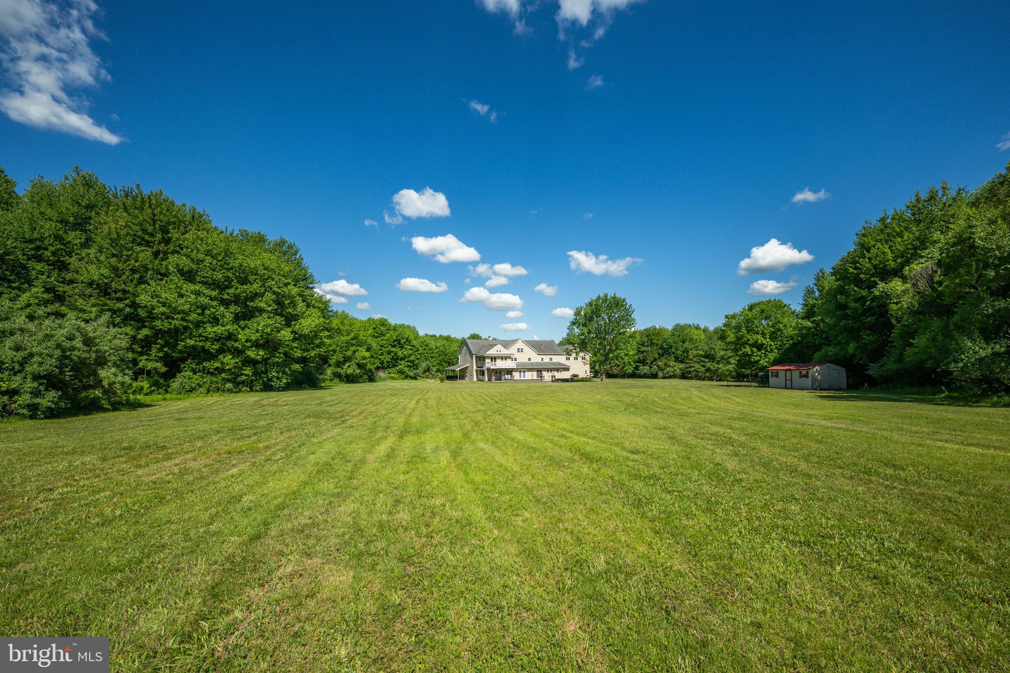 715 Bucks Road Perkasie, PA 18944 - Photo 15 of 55 Complete Privacy