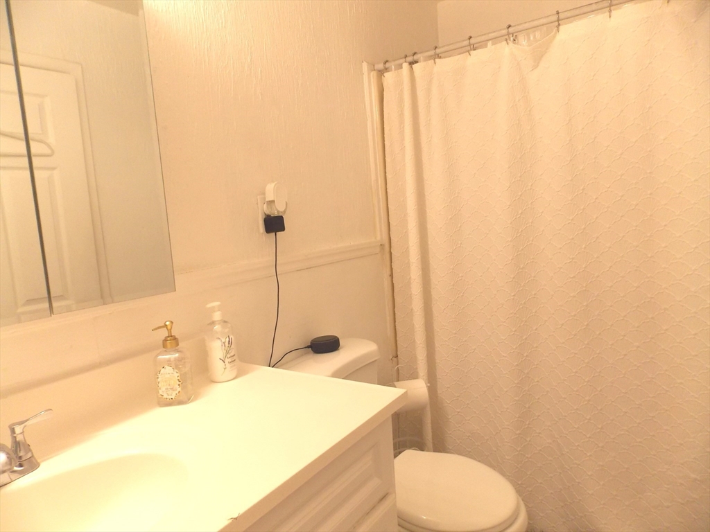 23 Pamela Road Framingham, MA 01701 - Photo 10 of 16