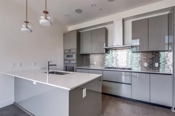 $2,500 | 123 Lexington Avenue, Unit 1408, San Antonio, TX 78205