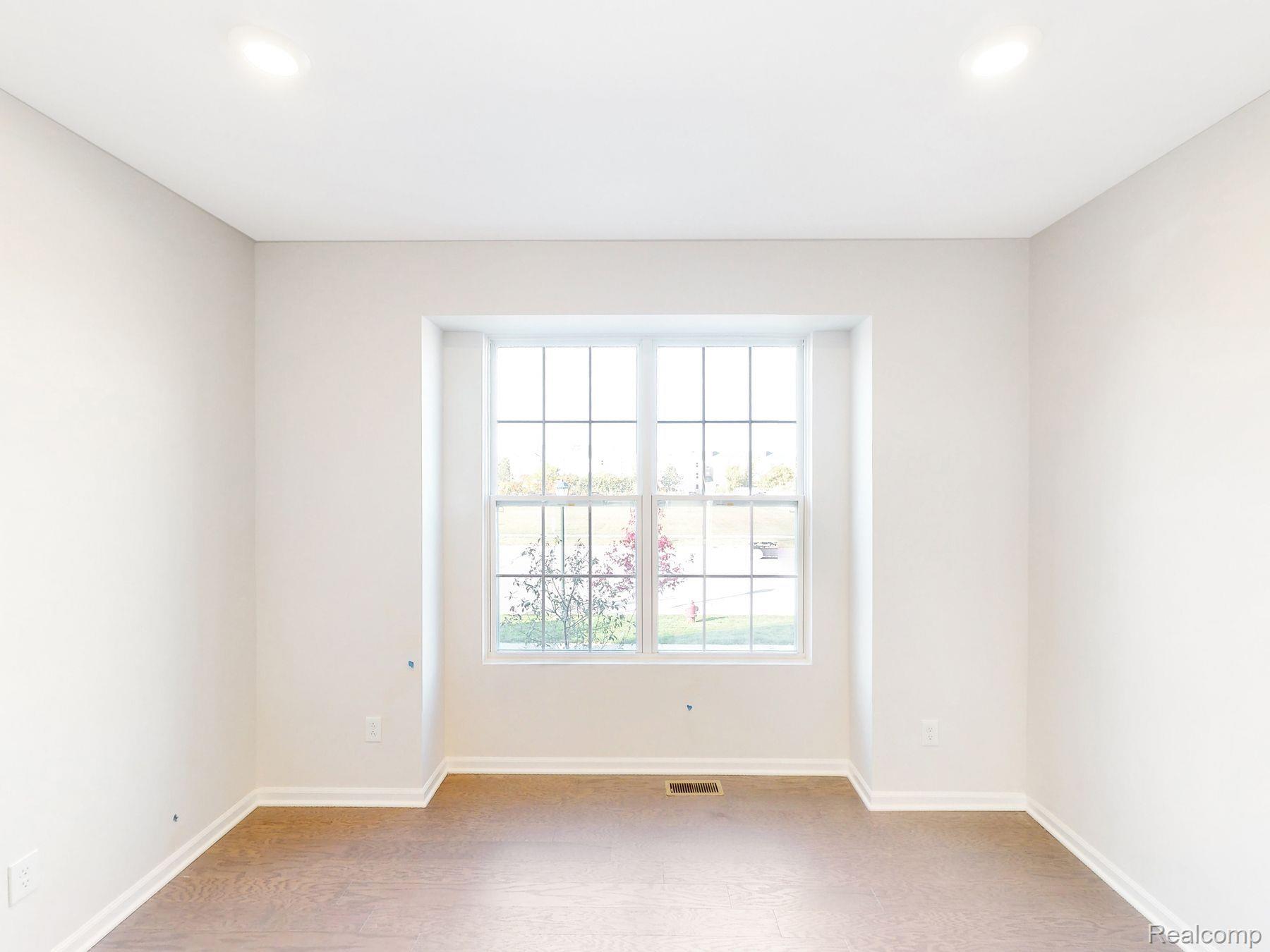 49855 Cherry Hill Road, Unit 4 Canton, MI 48188 - Photo 5 of 21 Living Room