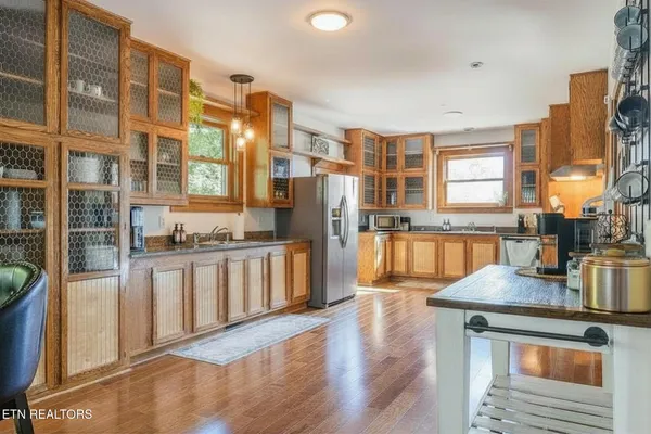 $1,349,900 | 2417 Sylvan Glen Way, Pigeon Forge, TN 37863