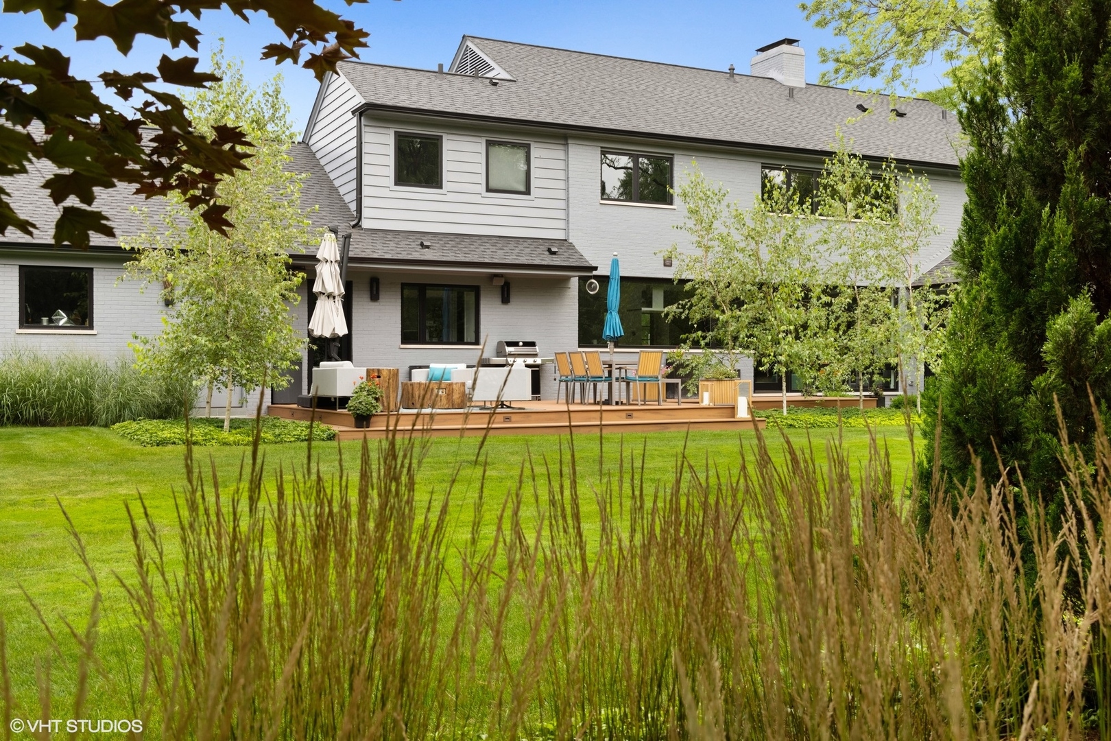 15 Longmeadow Road Winnetka, IL 60093 - Photo 57 of 71 a view of a house with a small yard