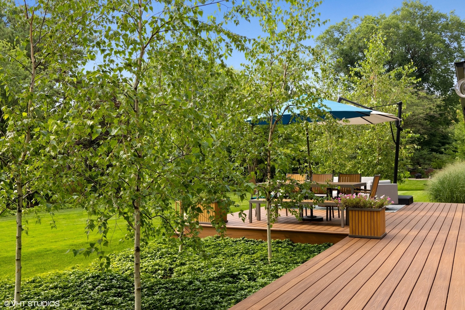 15 Longmeadow Road Winnetka, IL 60093 - Photo 63 of 71 a view of a chairs and table on the wooden floor