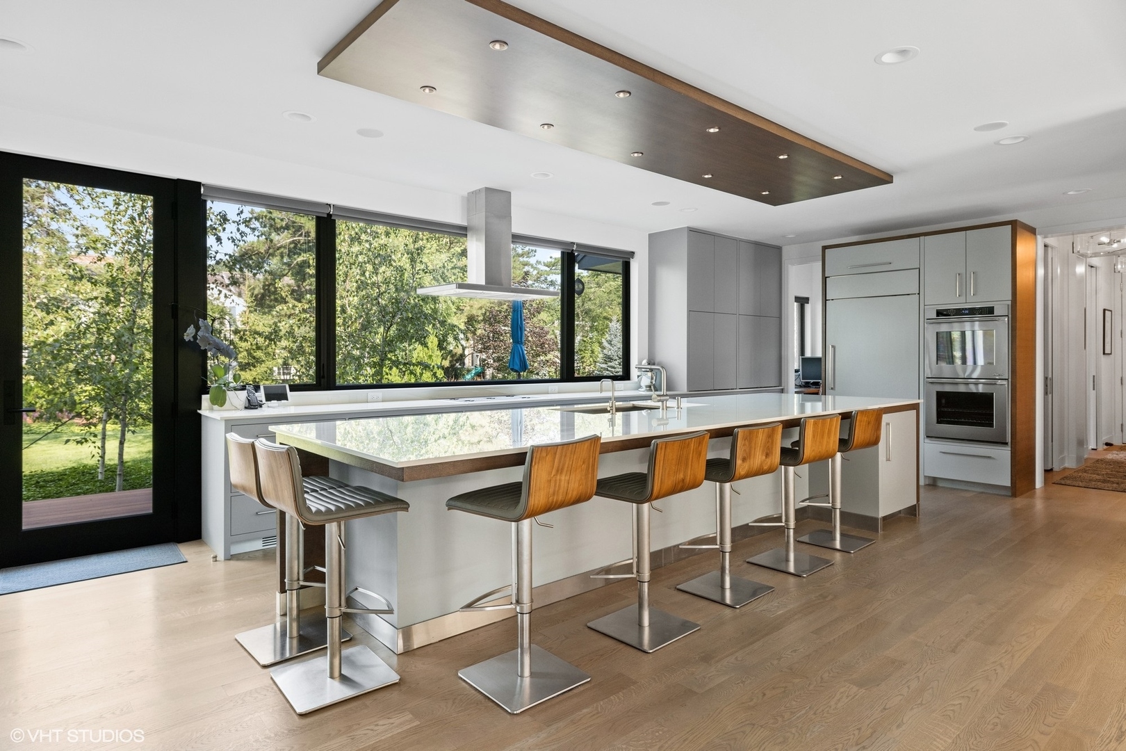 15 Longmeadow Road Winnetka, IL 60093 - Photo 8 of 71 a dining room with furniture and window