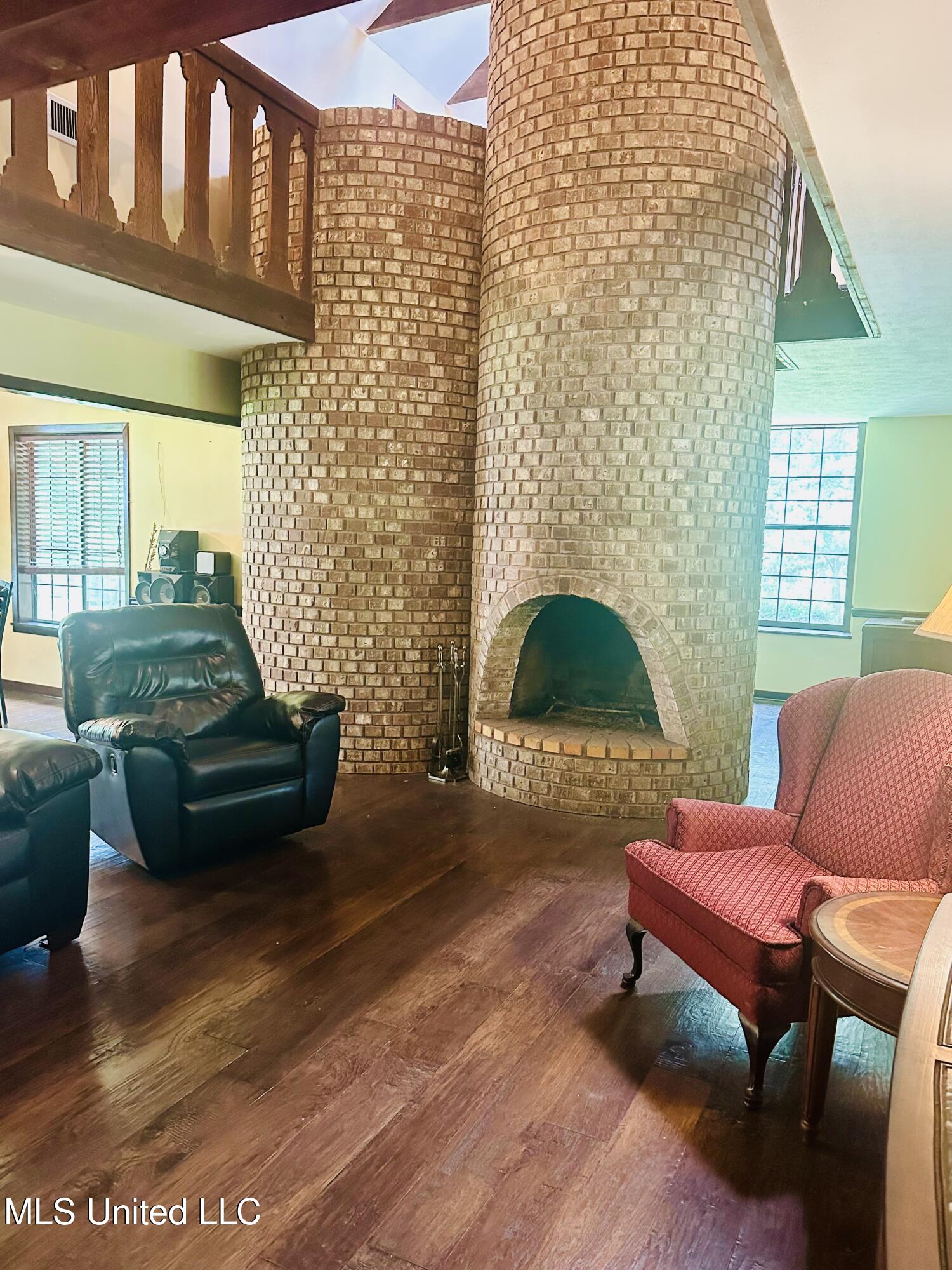 56 Dunbar Road Natchez, MS 39120 - Photo 3 of 31 IMG_8827