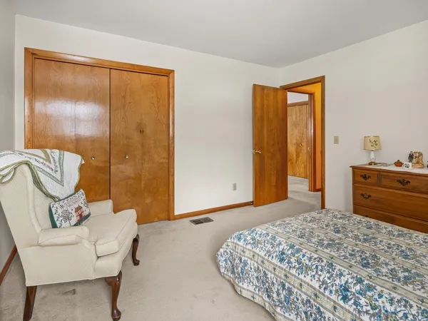 $644,600 | 71 Lakewood Parkway, Burlington, VT 05408