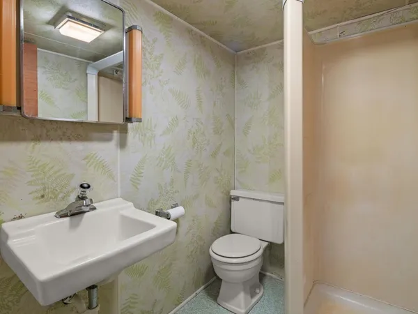 $644,600 | 71 Lakewood Parkway, Burlington, VT 05408