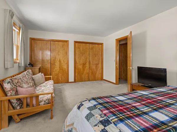 $644,600 | 71 Lakewood Parkway, Burlington, VT 05408