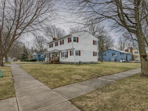 $644,600 | 71 Lakewood Parkway, Burlington, VT 05408