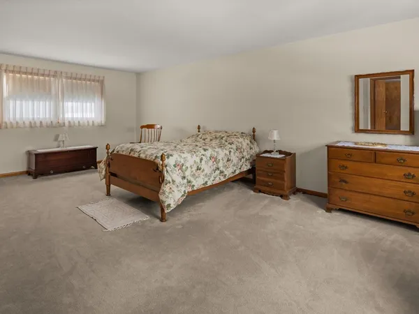 $644,600 | 71 Lakewood Parkway, Burlington, VT 05408