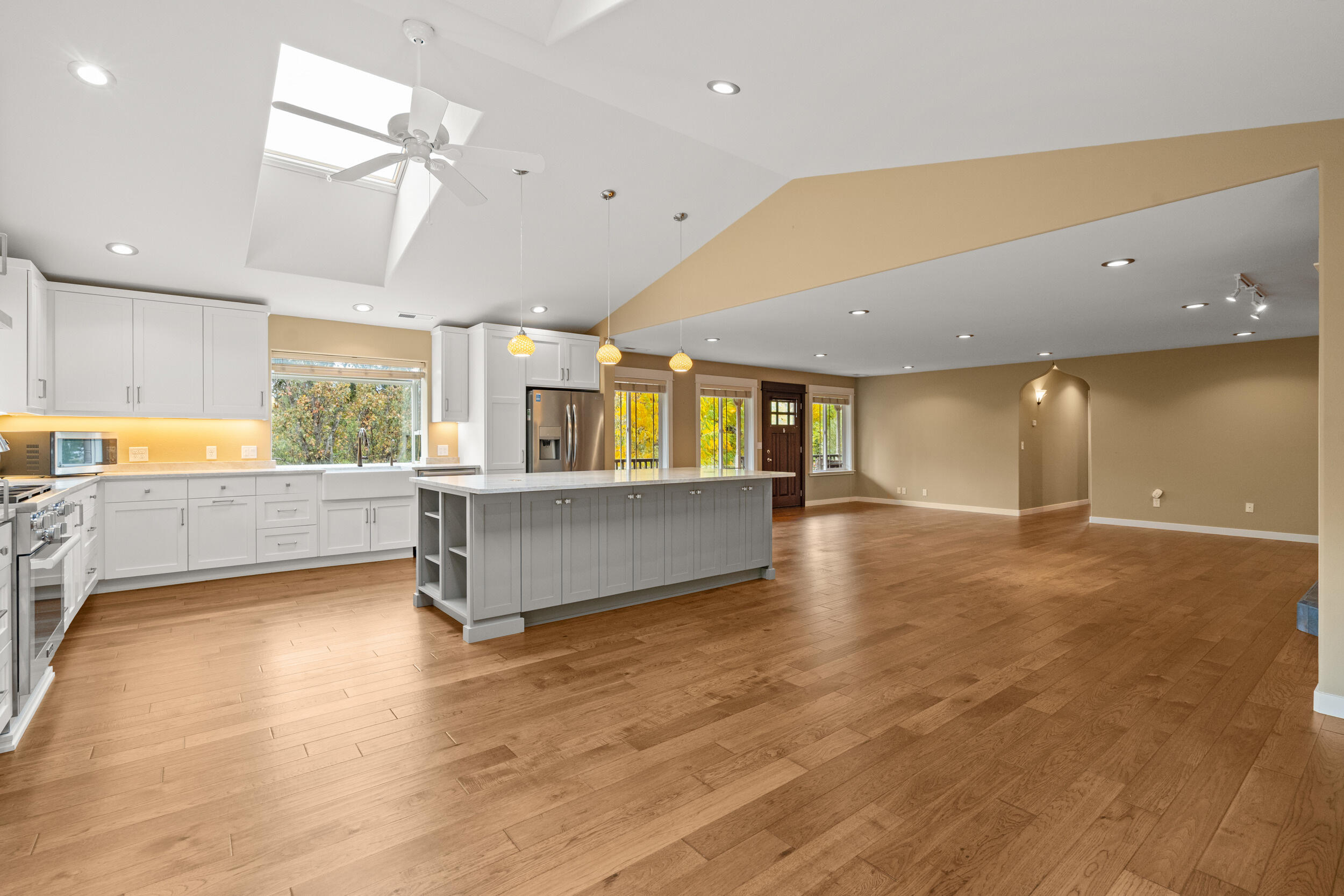 7907 Rapp Lane Talent, OR 97540 - Photo 14 of 57 8_7907-rapp-ln (greg goebelt)-07