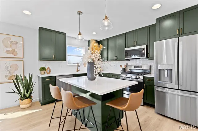 $407,900 | 2 Sterling At Grove, St. Louis, MO 63123