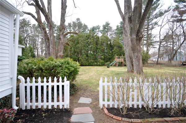 324 Sudbury Road Concord, MA 01742 - Photo 6 of 29 Gallery Image 6