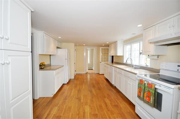 324 Sudbury Road Concord, MA 01742 - Photo 9 of 29 Gallery Image 9