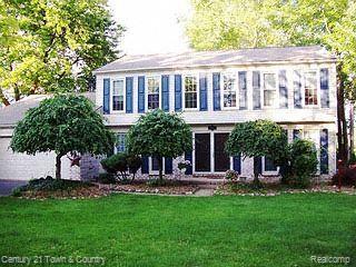 1076 Hemlock Drive Rochester, MI 48307 - Photo 1 of 1 Front