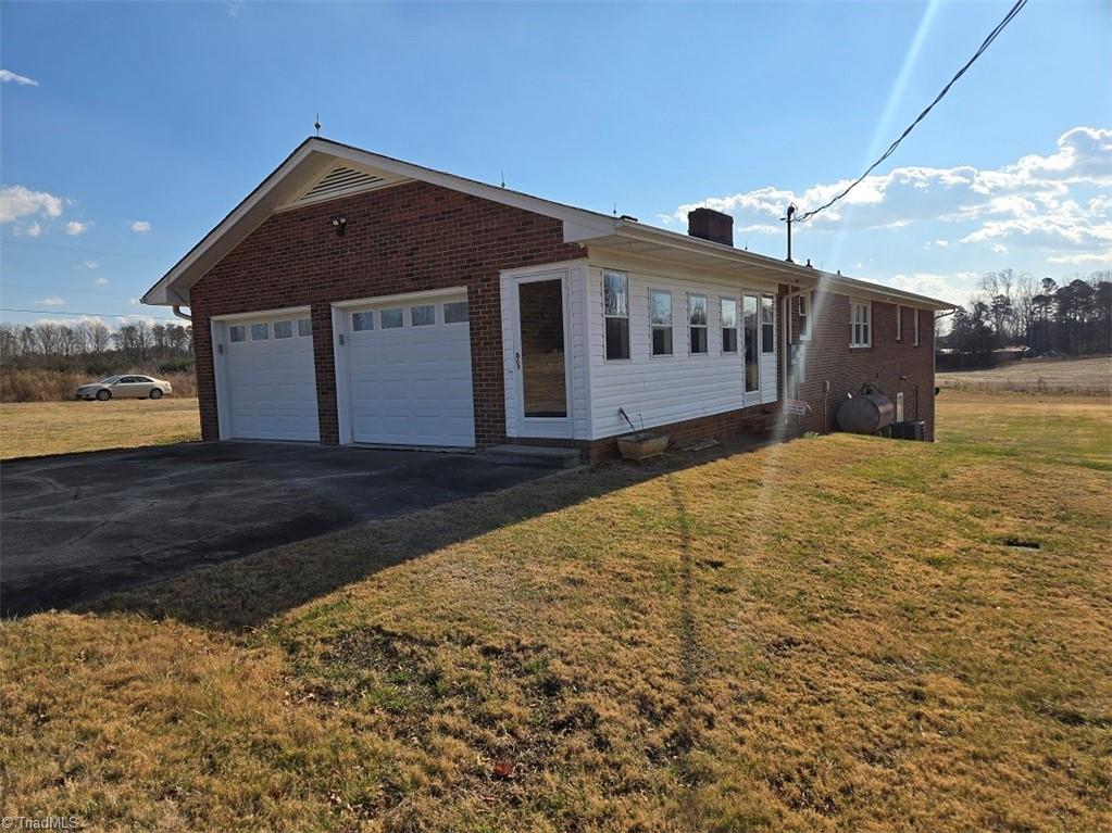 2889 Mountain View Church Road King, NC 27021 - Photo 25 of 44 View of breezeway