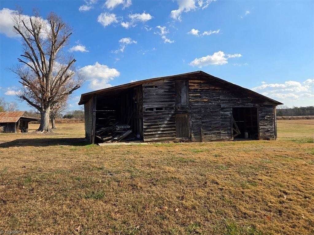 2889 Mountain View Church Road King, NC 27021 - Photo 33 of 44 Old shed
