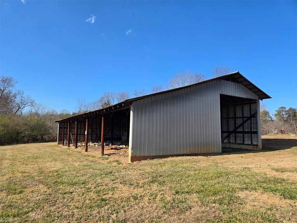2889 Mountain View Church Road King, NC 27021 - Photo 35 of 44 Pole Barn