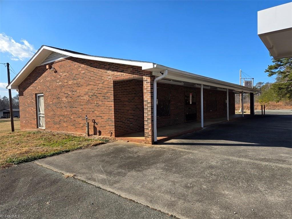 2889 Mountain View Church Road King, NC 27021 - Photo 38 of 44 1800 sf brick building at corner