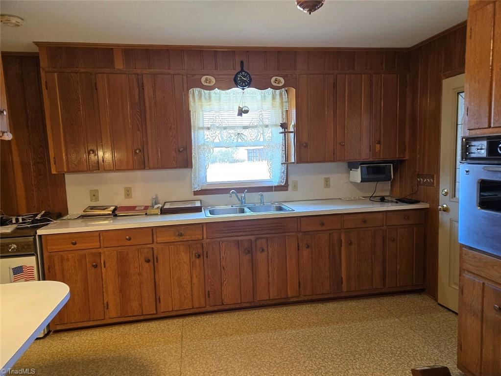 2889 Mountain View Church Road King, NC 27021 - Photo 10 of 44 Kitchen View