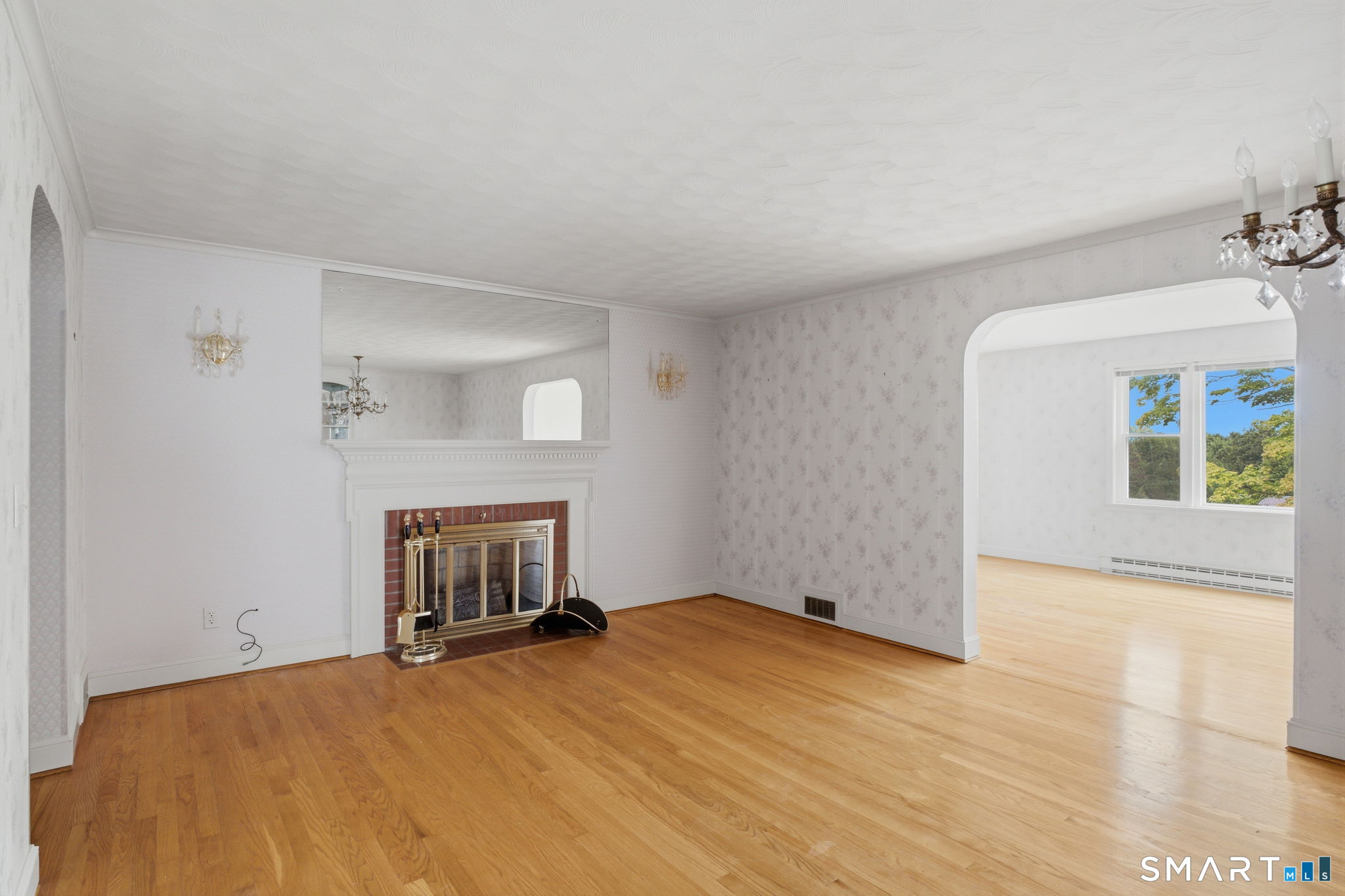 108 Jameswell Road Wethersfield, CT 06109 - Photo 4 of 35 Gallery Image 4