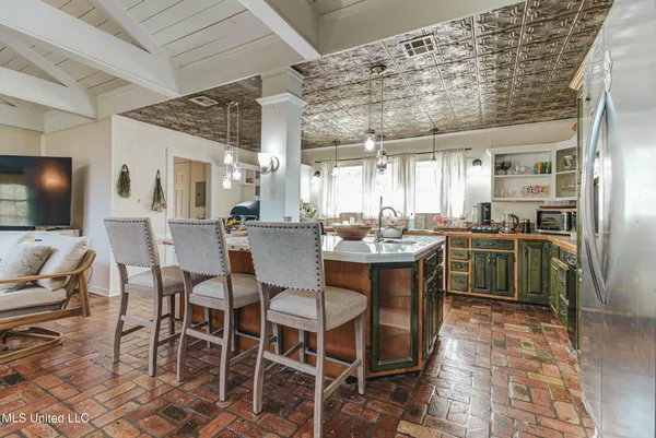 $380,000 | 3016 Ed Parker Road, Moss Point, MS 39562