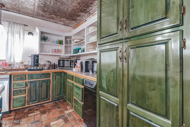 $420,000 | 3016 Ed Parker Road, Moss Point, MS 39562