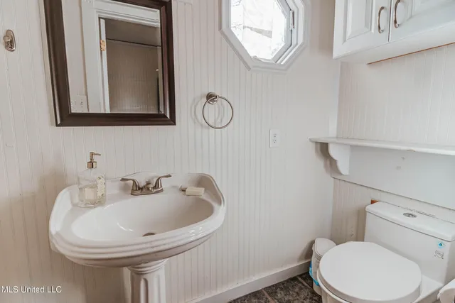 $420,000 | 3016 Ed Parker Road, Moss Point, MS 39562