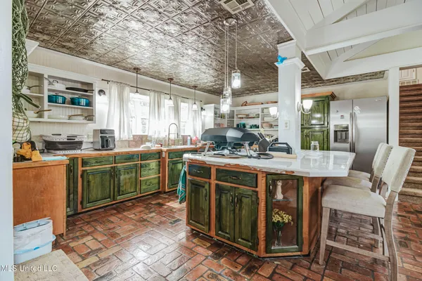 $380,000 | 3016 Ed Parker Road, Moss Point, MS 39562