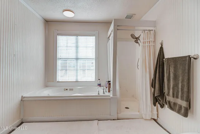 $420,000 | 3016 Ed Parker Road, Moss Point, MS 39562