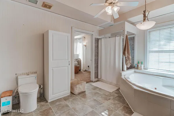 $380,000 | 3016 Ed Parker Road, Moss Point, MS 39562