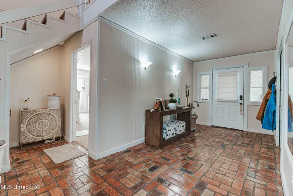 $380,000 | 3016 Ed Parker Road, Moss Point, MS 39562