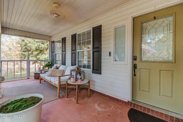 $380,000 | 3016 Ed Parker Road, Moss Point, MS 39562