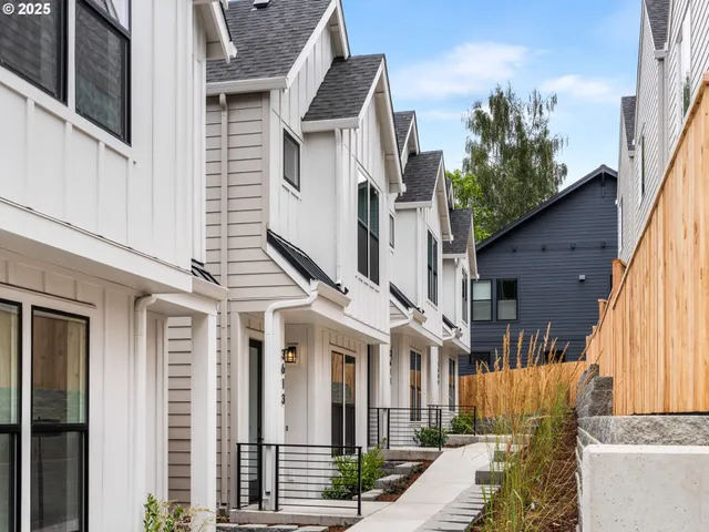 $439,900 | 3611 Southwest Logan Street, Portland, OR 97219