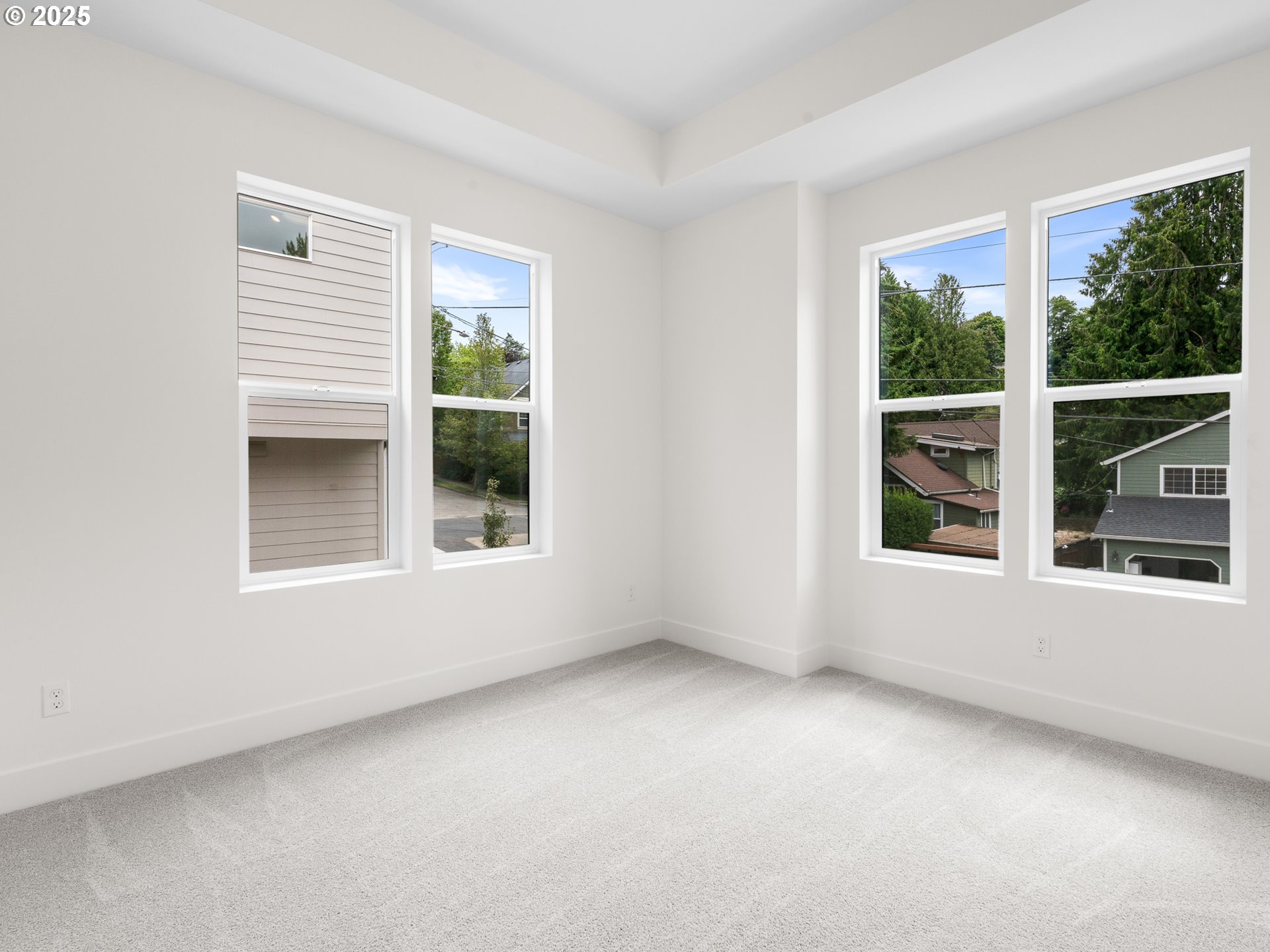 3611 Southwest Logan Street Portland, OR 97219 - Photo 12 of 21 Gallery Image 12