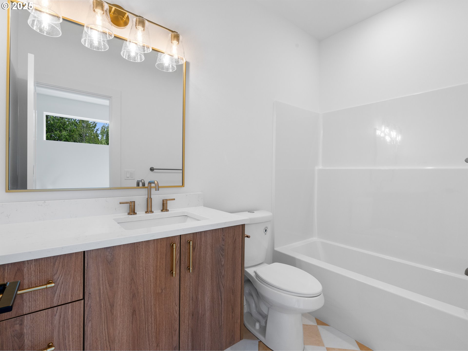 3611 Southwest Logan Street Portland, OR 97219 - Photo 15 of 21 Gallery Image 15