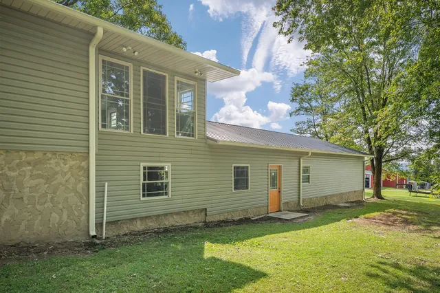 $375,000 | 571 Larry Davis Road, Spencer, TN 38585