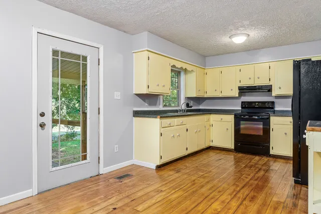 $375,000 | 571 Larry Davis Road, Spencer, TN 38585