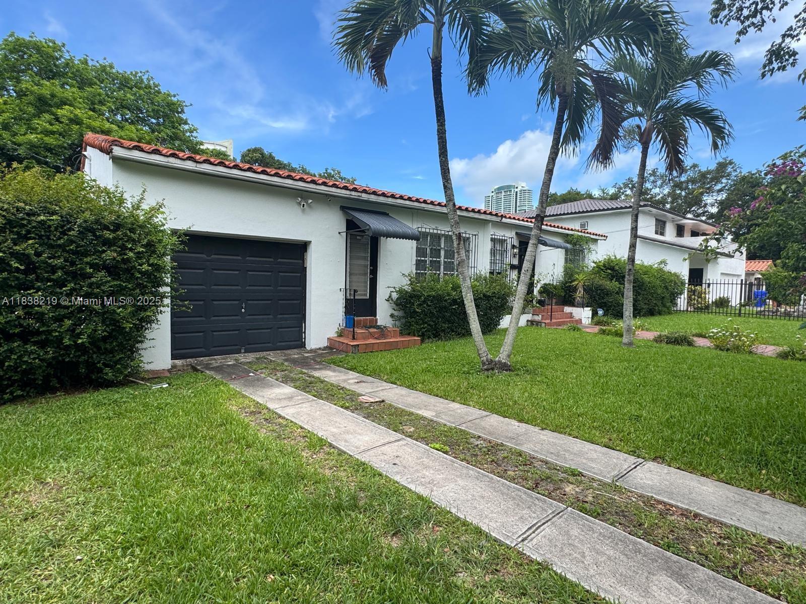 141 Southwest 20th Road Miami, FL 33129 - Photo 4 of 9