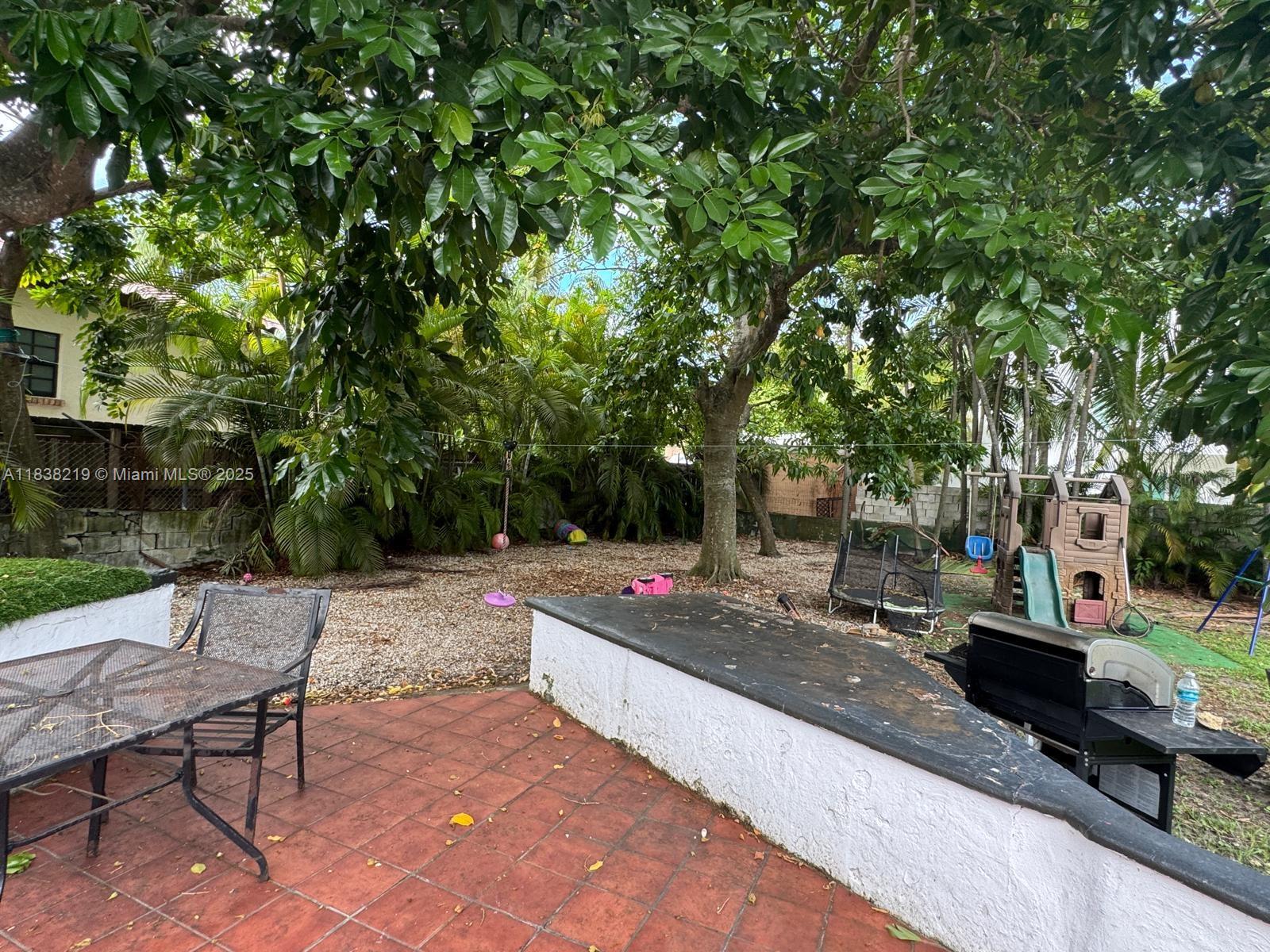 141 Southwest 20th Road Miami, FL 33129 - Photo 8 of 9