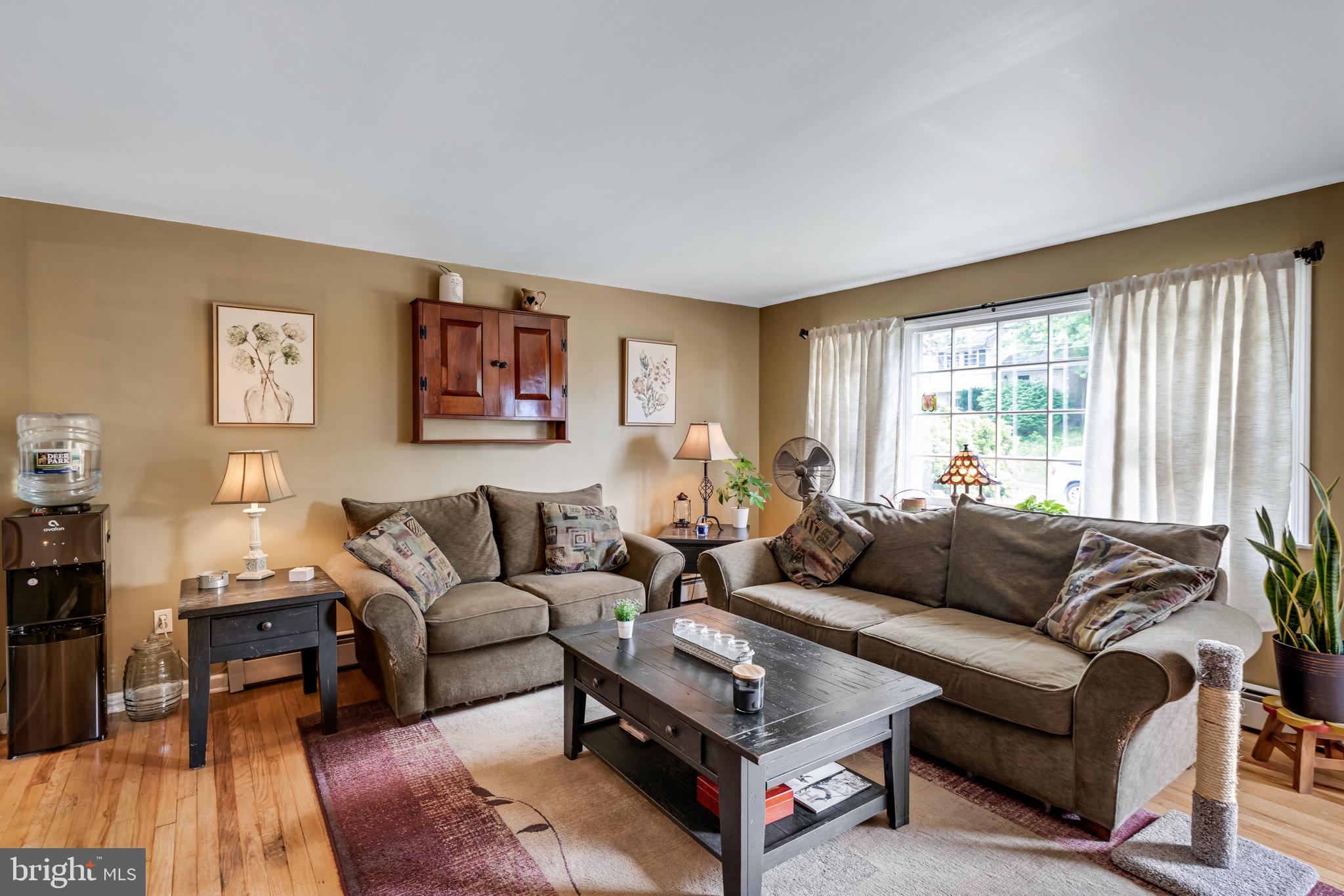513 Spring Street Royersford, PA 19468 - Photo 6 of 29 Great natural light from large window